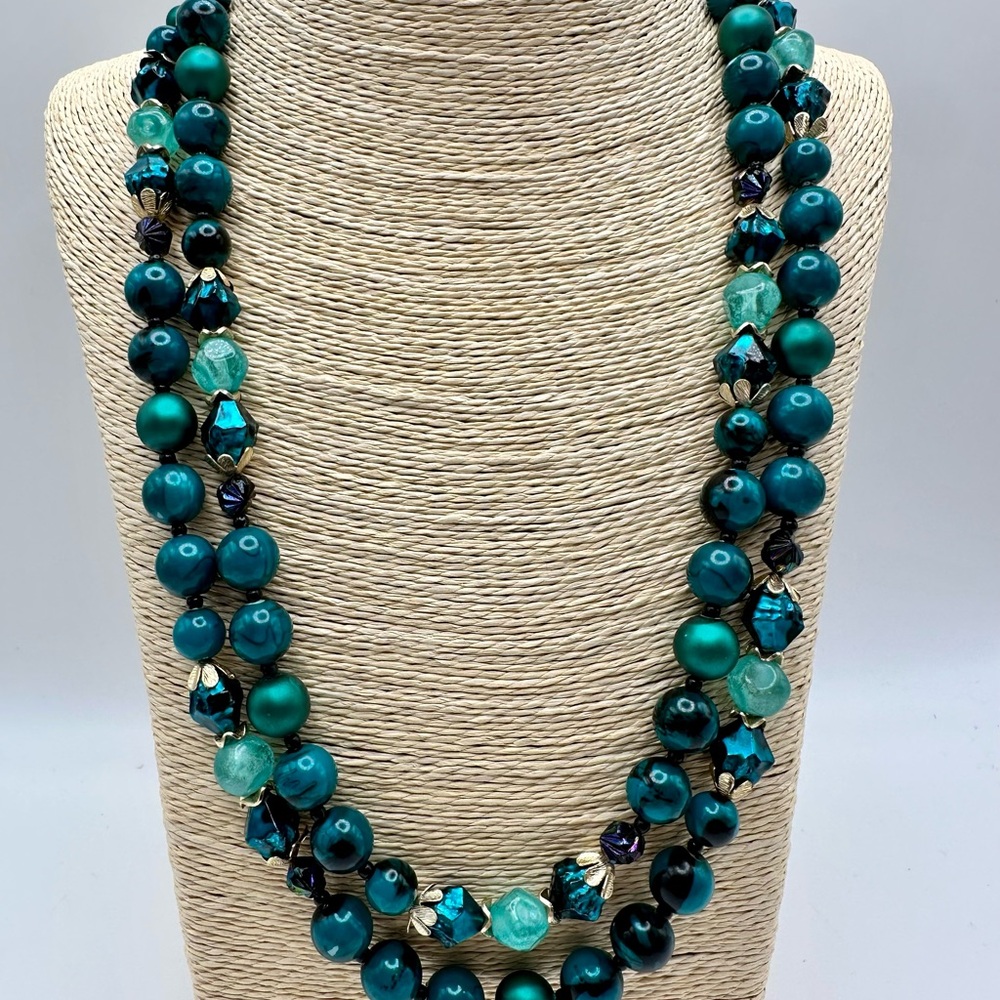 Elegant Teal Vintage Hong Kong Beaded Necklace